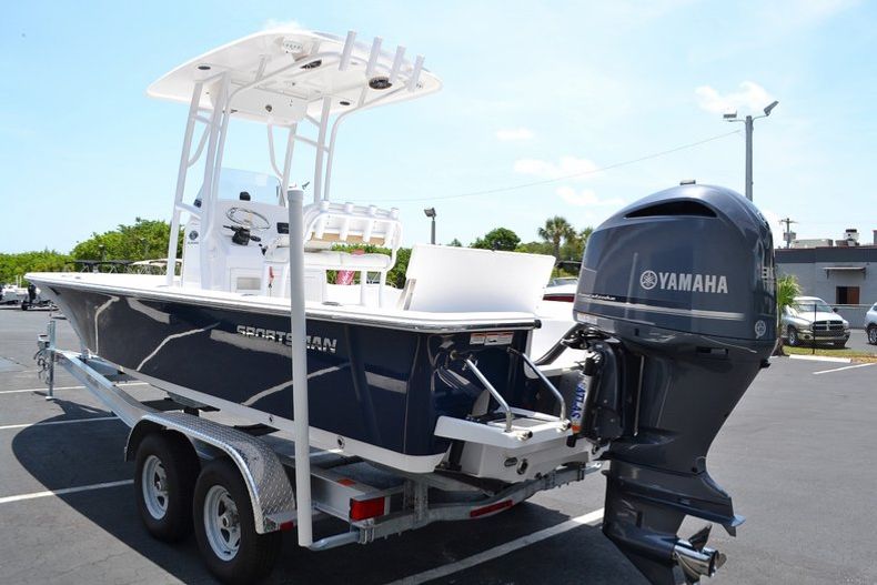 Thumbnail 4 for New 2014 Sportsman Masters 247 Bay Boat boat for sale in Miami, FL