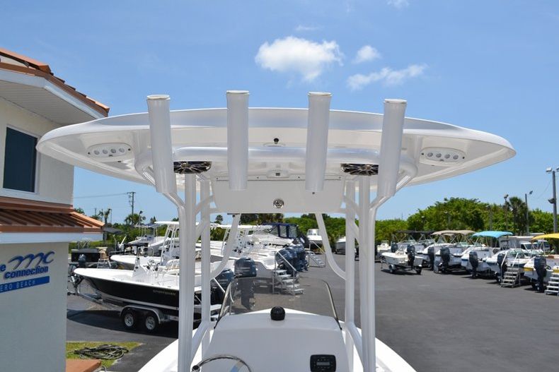 Thumbnail 14 for New 2014 Sportsman Masters 247 Bay Boat boat for sale in Miami, FL