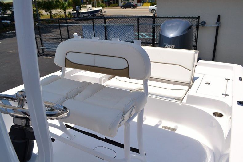 Thumbnail 17 for New 2014 Sportsman Masters 247 Bay Boat boat for sale in Miami, FL