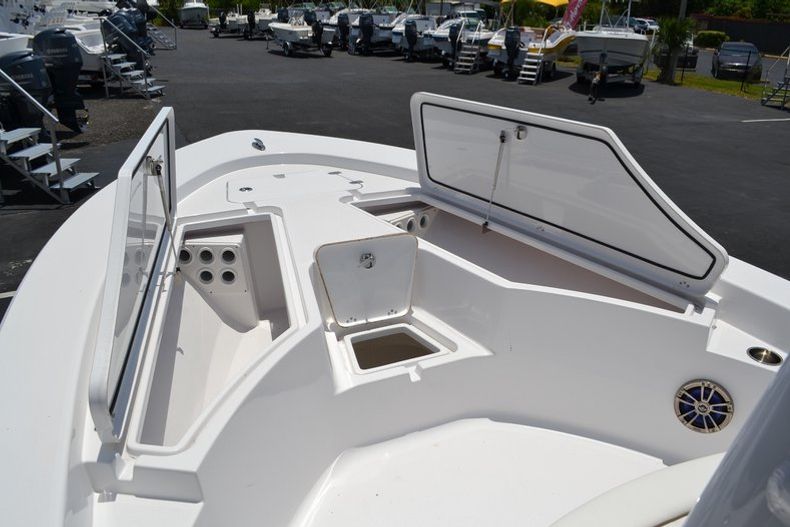 Thumbnail 21 for New 2014 Sportsman Masters 247 Bay Boat boat for sale in Miami, FL