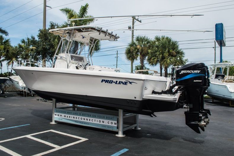 Thumbnail 5 for Used 2004 Pro-Line 25 Sport boat for sale in West Palm Beach, FL