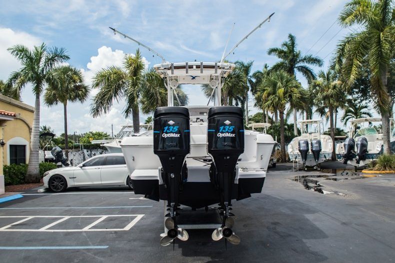 Thumbnail 6 for Used 2004 Pro-Line 25 Sport boat for sale in West Palm Beach, FL