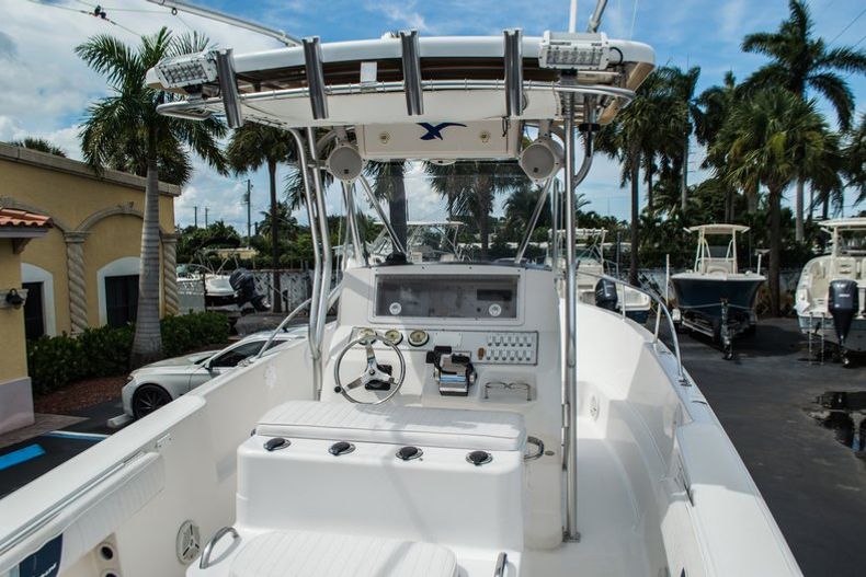 Thumbnail 9 for Used 2004 Pro-Line 25 Sport boat for sale in West Palm Beach, FL