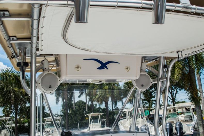 Thumbnail 23 for Used 2004 Pro-Line 25 Sport boat for sale in West Palm Beach, FL