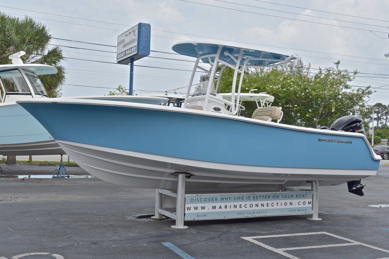 Thumbnail 4 for New 2017 Sportsman Heritage 231 Center Console boat for sale in West Palm Beach, FL
