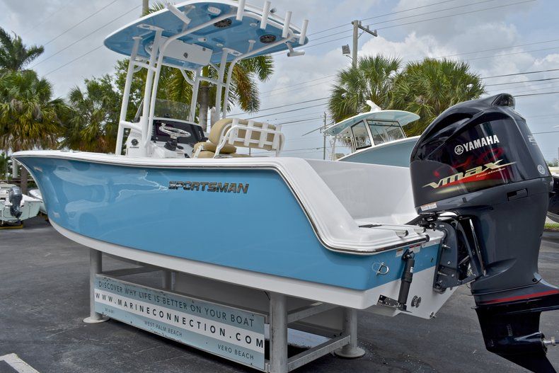 Thumbnail 7 for New 2017 Sportsman Heritage 231 Center Console boat for sale in West Palm Beach, FL