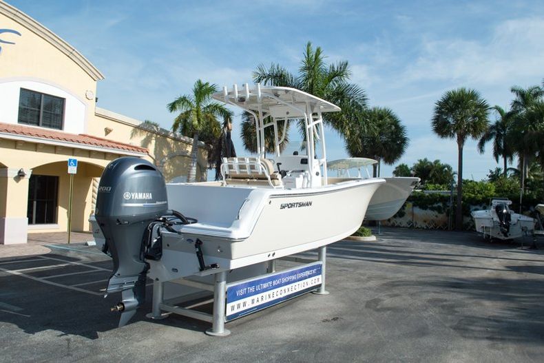 Thumbnail 5 for New 2015 Sportsman Heritage 231 Center Console boat for sale in West Palm Beach, FL