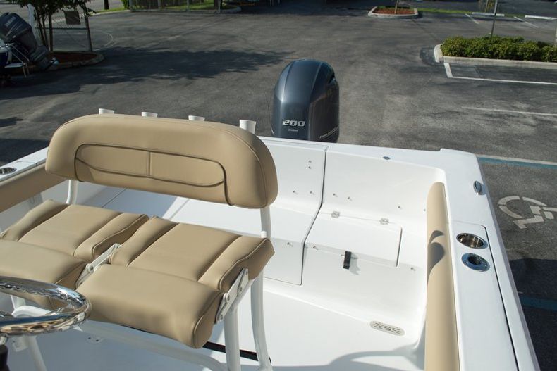 Thumbnail 16 for New 2015 Sportsman Heritage 231 Center Console boat for sale in West Palm Beach, FL