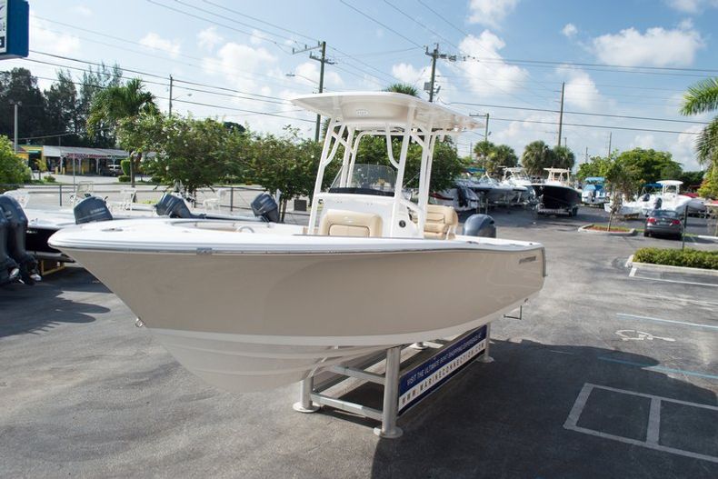 Thumbnail 30 for New 2015 Sportsman Heritage 231 Center Console boat for sale in West Palm Beach, FL