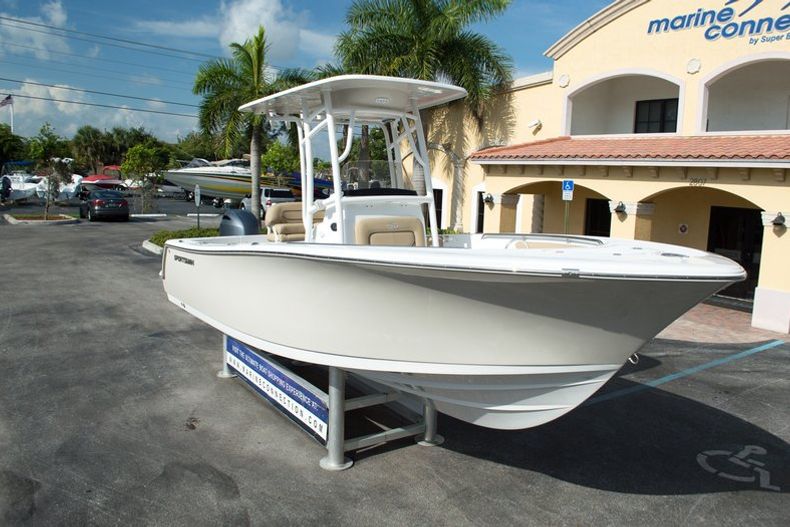 Thumbnail 31 for New 2015 Sportsman Heritage 231 Center Console boat for sale in West Palm Beach, FL