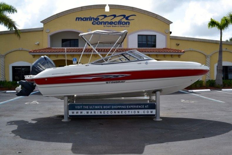 Used 2012 Stingray 204 LR Outboard Bowrider boat for sale in West Palm Beach, FL