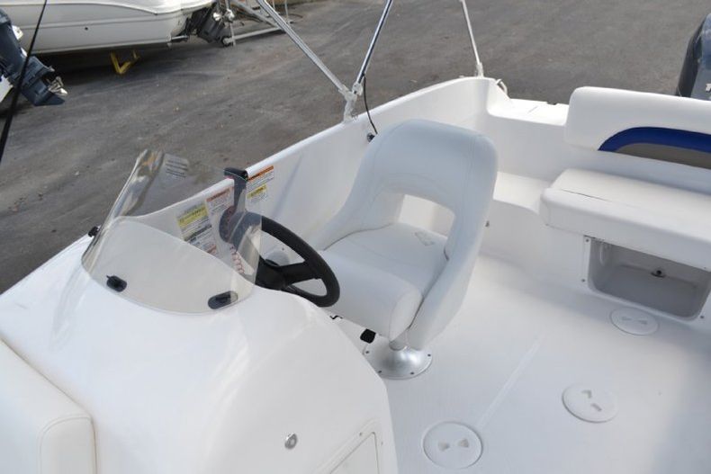 Thumbnail 33 for New 2013 Hurricane SunDeck Sport SS 188 OB boat for sale in West Palm Beach, FL
