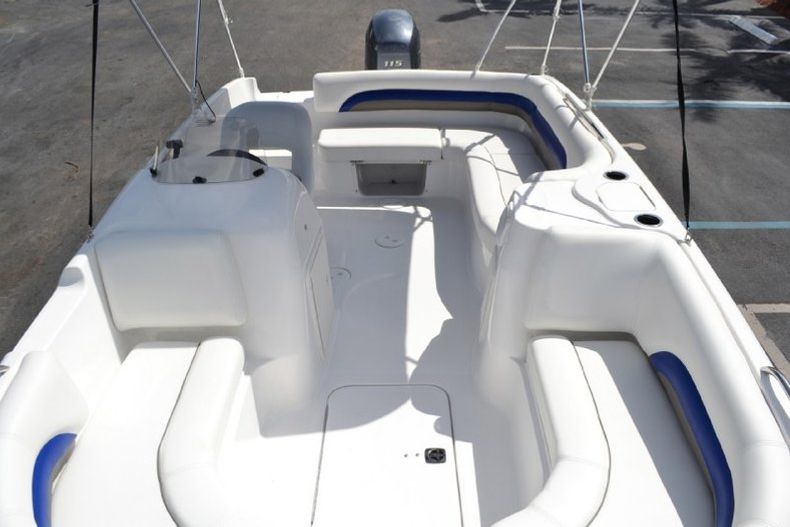 Thumbnail 51 for New 2013 Hurricane SunDeck Sport SS 188 OB boat for sale in West Palm Beach, FL