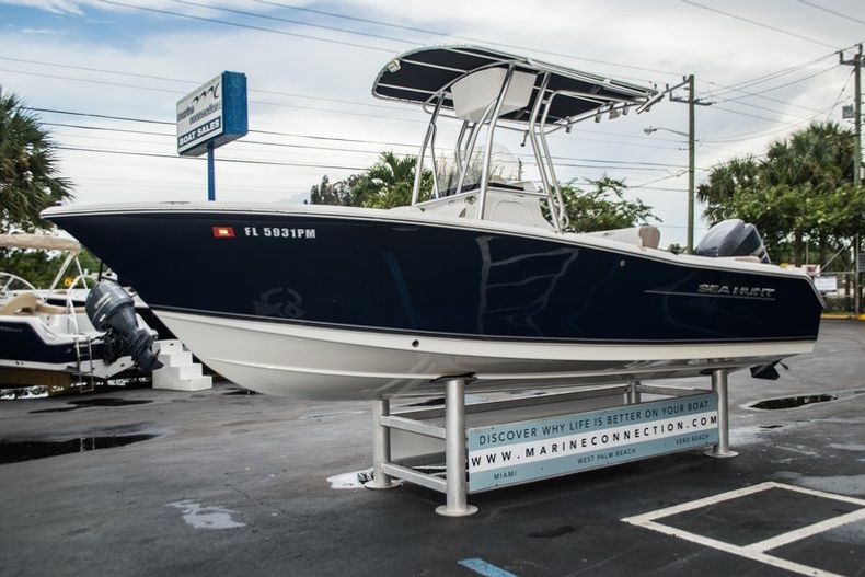 Thumbnail 3 for Used 2012 Sea Hunt 211 Ultra boat for sale in West Palm Beach, FL