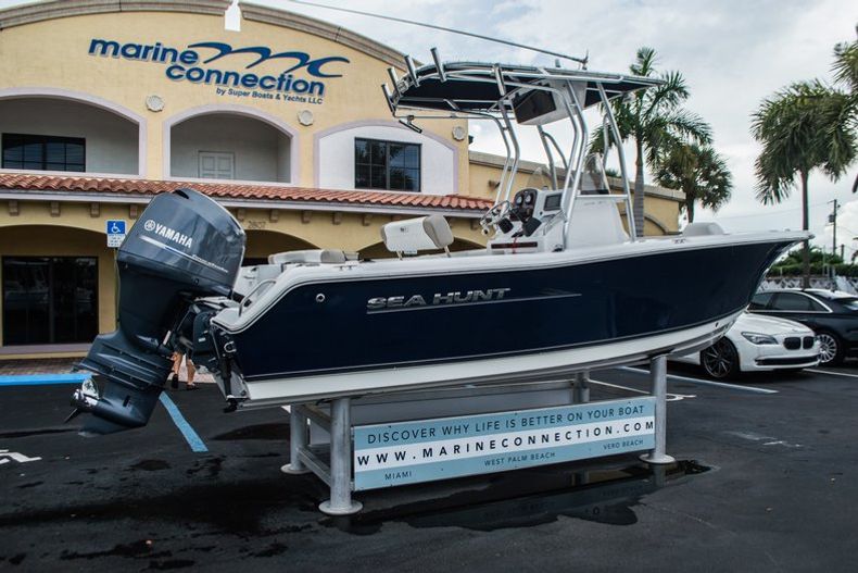 Thumbnail 7 for Used 2012 Sea Hunt 211 Ultra boat for sale in West Palm Beach, FL