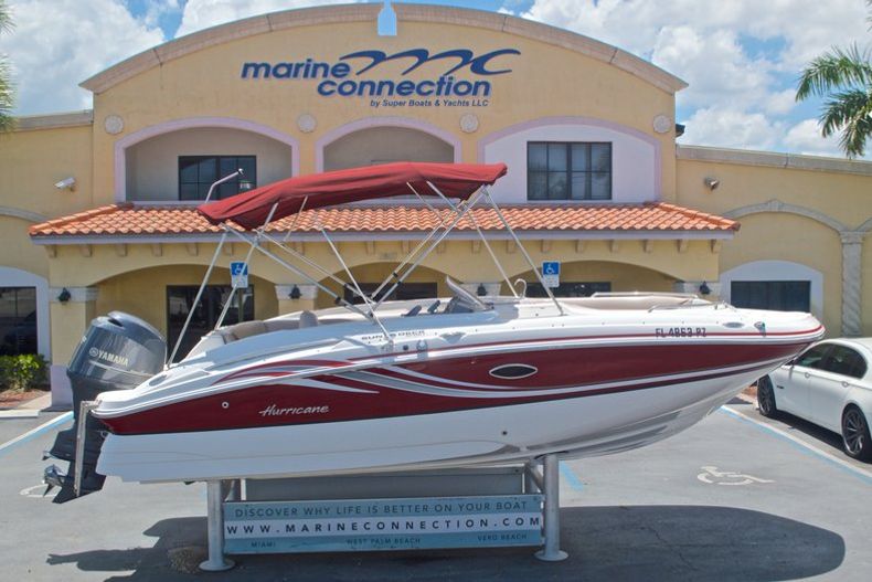 Used 2014 Hurricane SunDeck Sport SS 220 OB boat for sale in West Palm Beach, FL