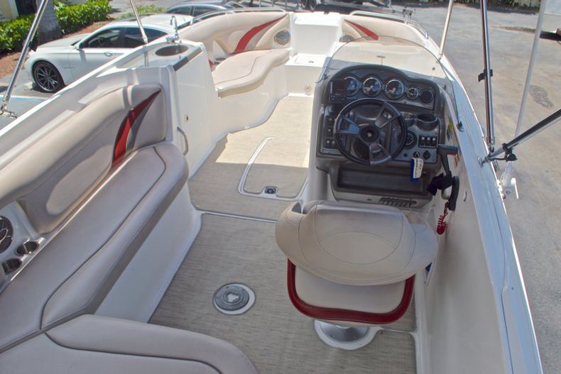 Thumbnail 9 for Used 2014 Hurricane SunDeck Sport SS 220 OB boat for sale in West Palm Beach, FL