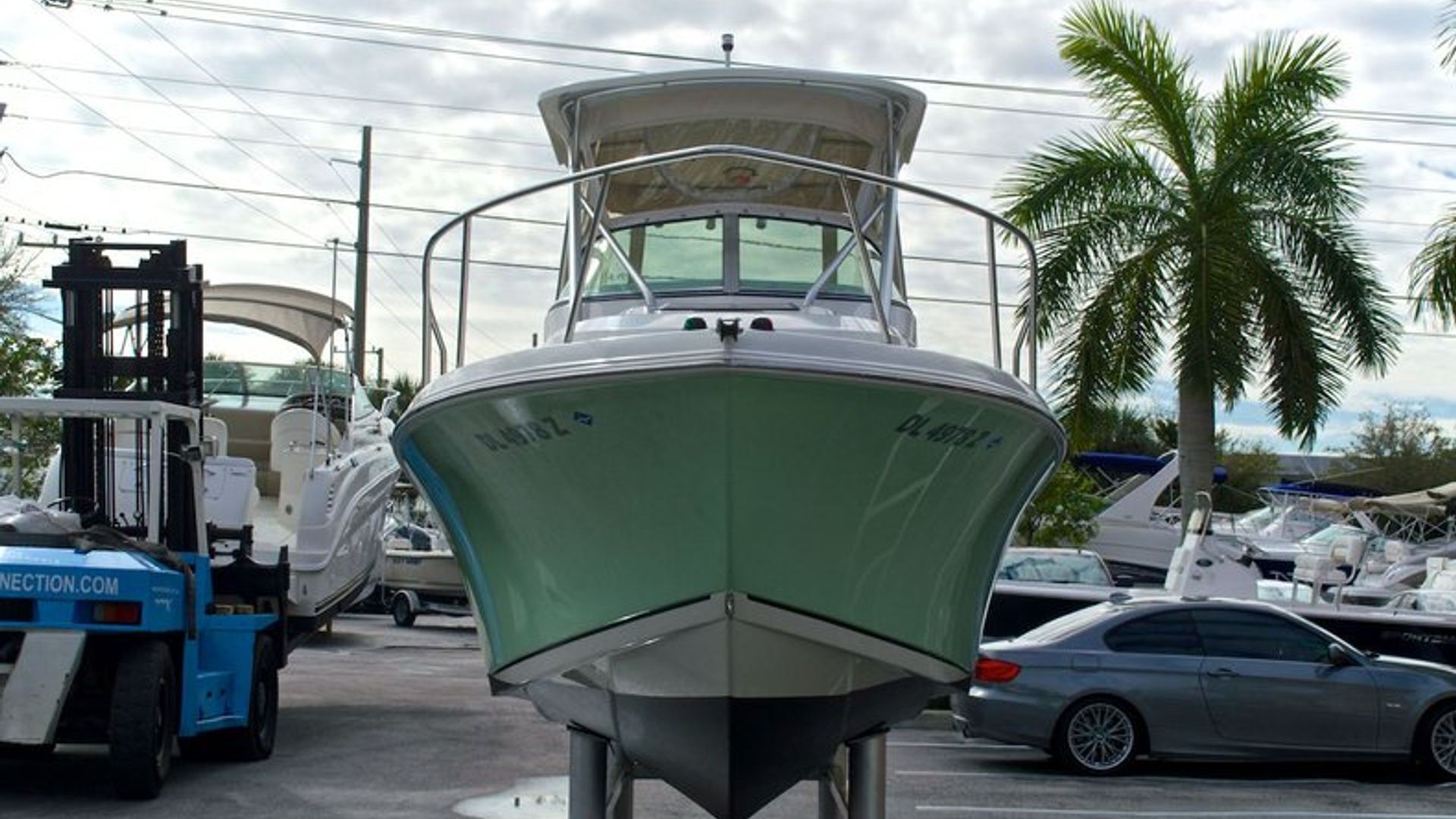 Used 2005 Sailfish 218 Walkaround #0040 image 3