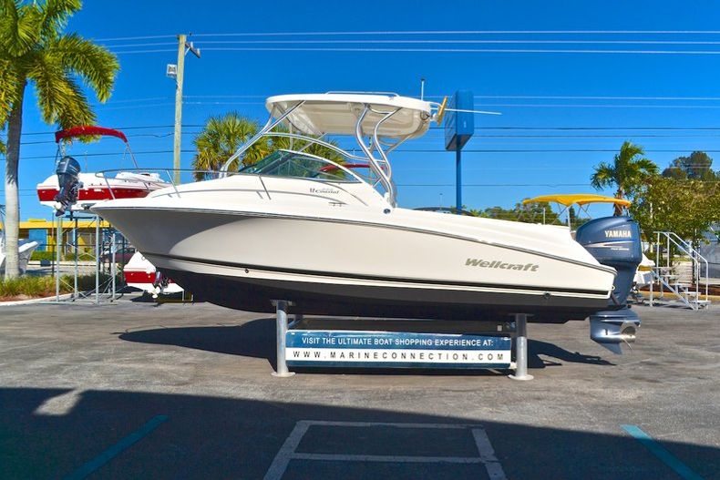 Thumbnail 5 for Used 2006 Wellcraft 232 Coastal Walkaround boat for sale in West Palm Beach, FL