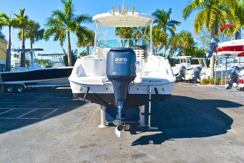 Thumbnail 7 for Used 2006 Wellcraft 232 Coastal Walkaround boat for sale in West Palm Beach, FL