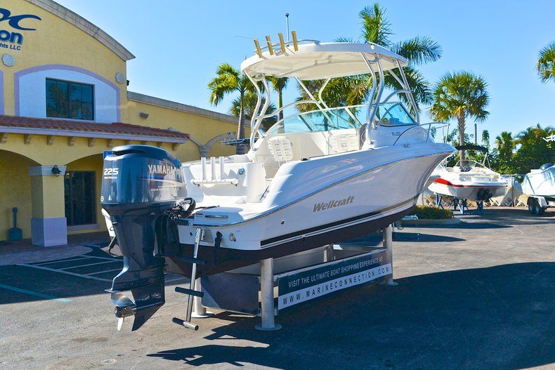 Thumbnail 8 for Used 2006 Wellcraft 232 Coastal Walkaround boat for sale in West Palm Beach, FL