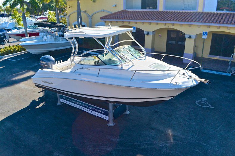 Thumbnail 82 for Used 2006 Wellcraft 232 Coastal Walkaround boat for sale in West Palm Beach, FL