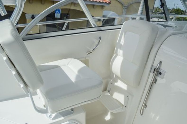 Thumbnail 51 for Used 2015 Sailfish 270 WAC Walk Around boat for sale in Miami, FL