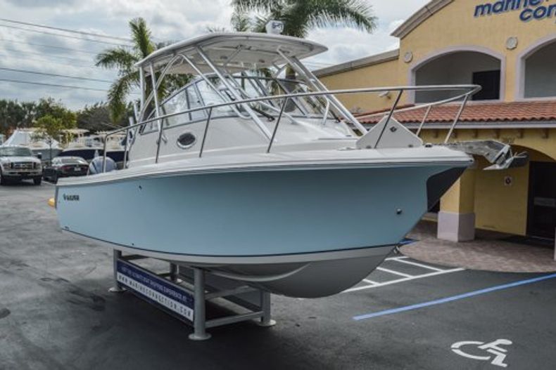 Thumbnail 10 for Used 2015 Sailfish 270 WAC Walk Around boat for sale in Miami, FL