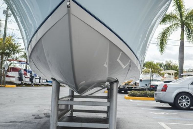 Thumbnail 3 for Used 2015 Sailfish 270 WAC Walk Around boat for sale in Miami, FL