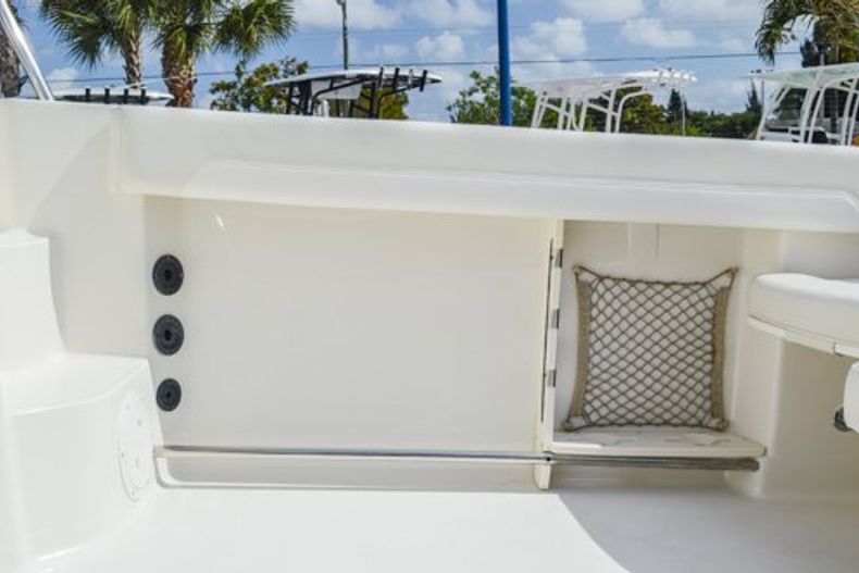 Thumbnail 33 for Used 2015 Sailfish 270 WAC Walk Around boat for sale in Miami, FL