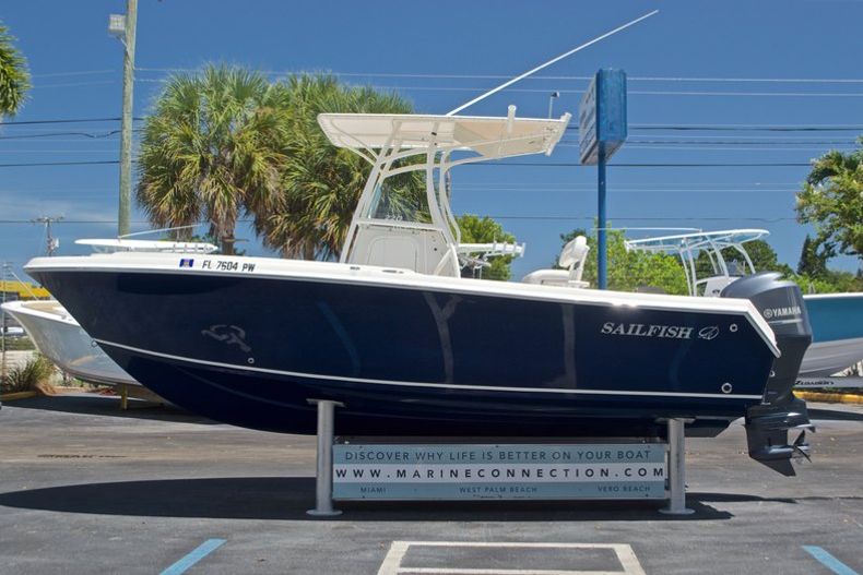 Thumbnail 4 for Used 2015 Sailfish 220 CC Center Console boat for sale in West Palm Beach, FL