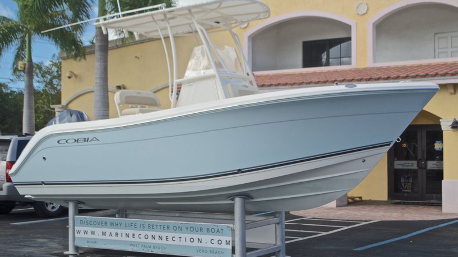 Used 2015 Cobia 201 Center Console #T004 image 2