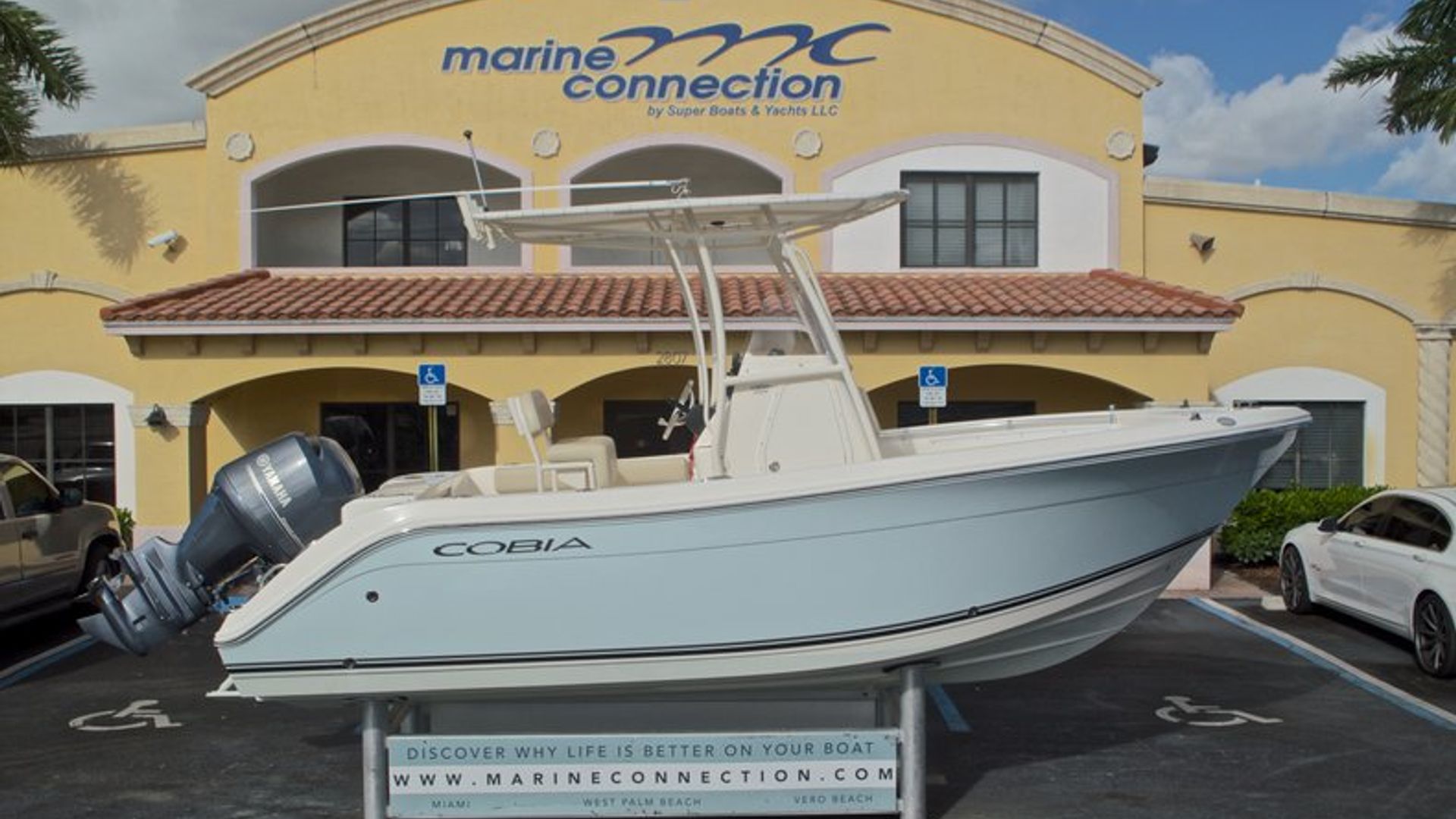 Used 2015 Cobia 201 Center Console #T004 image 1