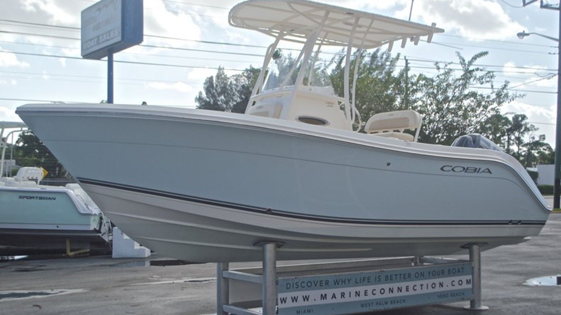 Used 2015 Cobia 201 Center Console #T004 image 4