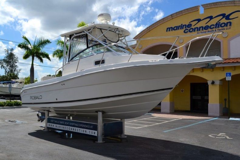 Thumbnail 1 for Used 2005 Robalo R235 Walk Around boat for sale in West Palm Beach, FL