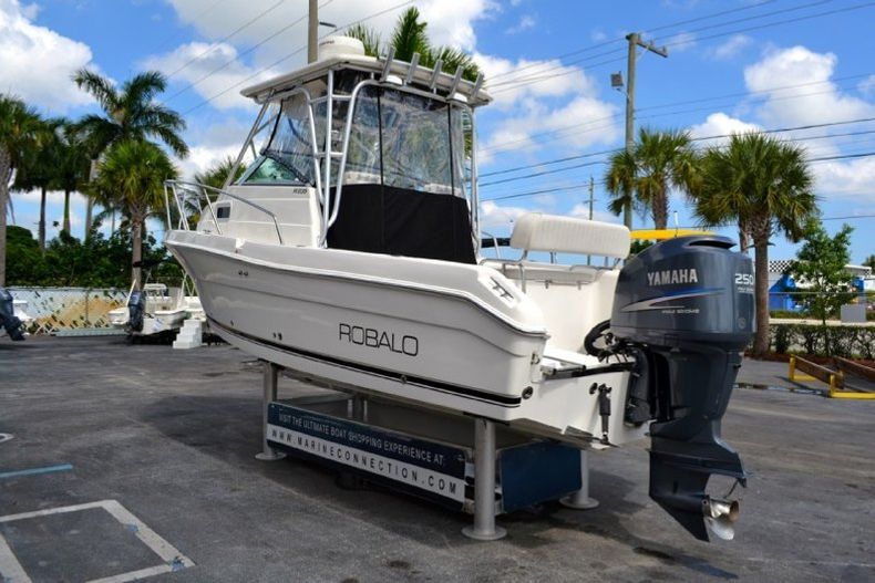 Thumbnail 9 for Used 2005 Robalo R235 Walk Around boat for sale in West Palm Beach, FL