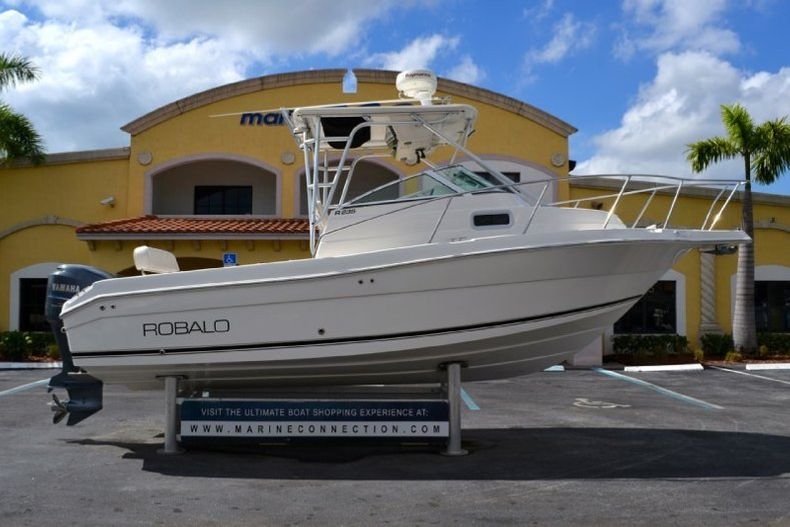 Thumbnail 12 for Used 2005 Robalo R235 Walk Around boat for sale in West Palm Beach, FL