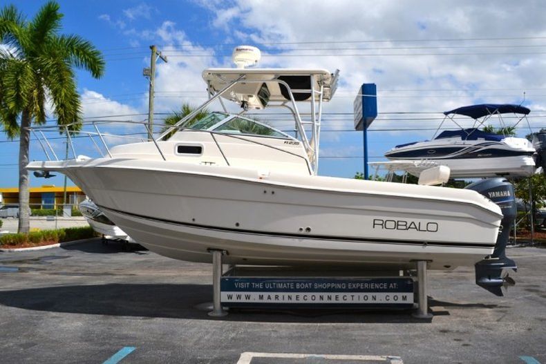 Thumbnail 16 for Used 2005 Robalo R235 Walk Around boat for sale in West Palm Beach, FL