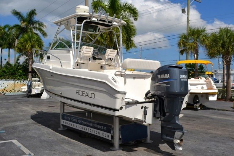 Thumbnail 17 for Used 2005 Robalo R235 Walk Around boat for sale in West Palm Beach, FL