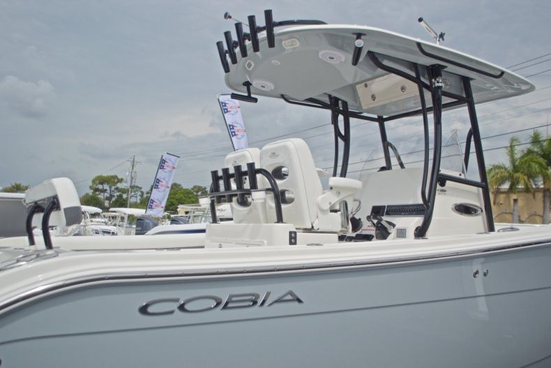 Thumbnail 3 for New 2017 Cobia 277 Center Console boat for sale in Miami, FL