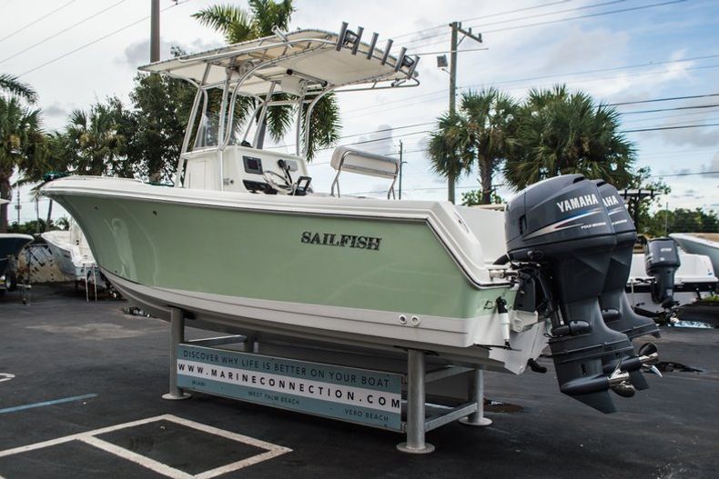 Thumbnail 5 for Used 2006 Sailfish 2360 CC Center Console boat for sale in West Palm Beach, FL