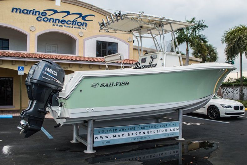 Thumbnail 7 for Used 2006 Sailfish 2360 CC Center Console boat for sale in West Palm Beach, FL