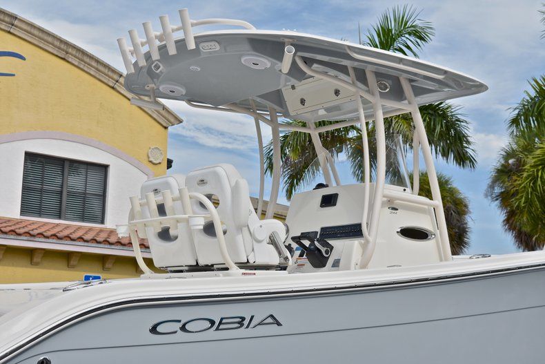 Thumbnail 8 for New 2018 Cobia 261 Center Console boat for sale in Vero Beach, FL