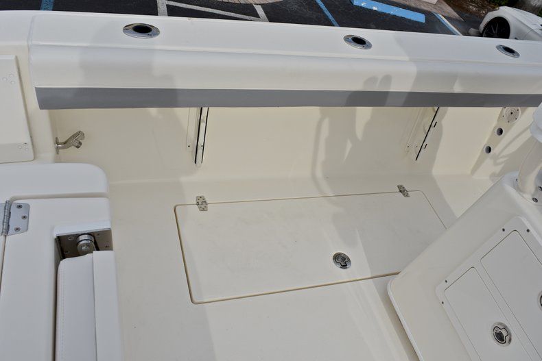 Thumbnail 19 for New 2018 Cobia 261 Center Console boat for sale in Vero Beach, FL