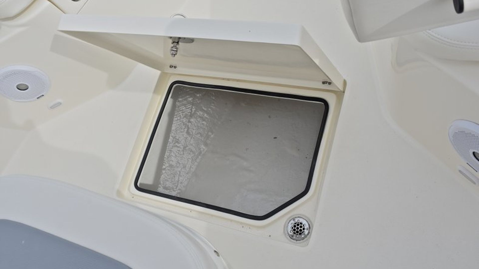 New 2018 Cobia 261 Center Console #Y013 image 48