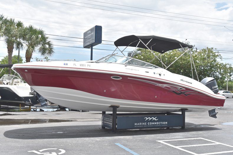 Thumbnail 3 for Used 2015 Hurricane SunDeck SD 2690 OB boat for sale in West Palm Beach, FL