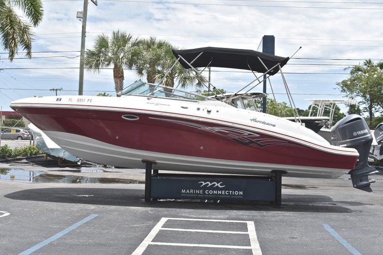 Thumbnail 4 for Used 2015 Hurricane SunDeck SD 2690 OB boat for sale in West Palm Beach, FL