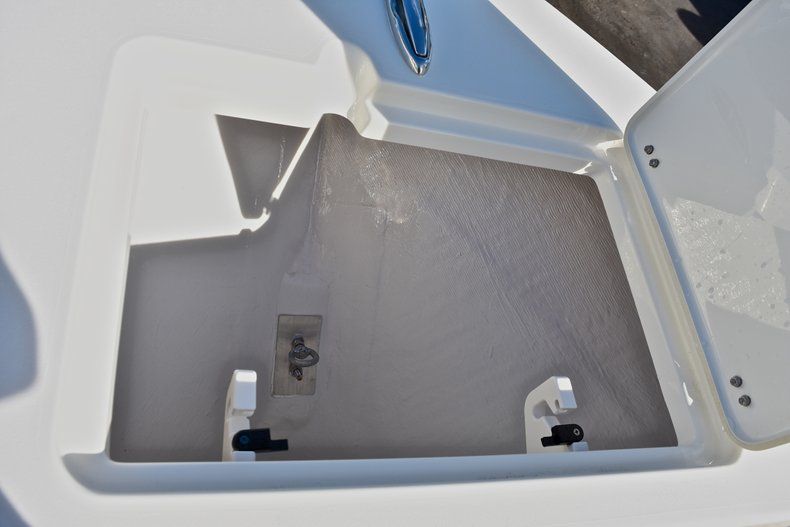 Thumbnail 41 for New 2018 Cobia 220 Center Console boat for sale in Fort Lauderdale, FL