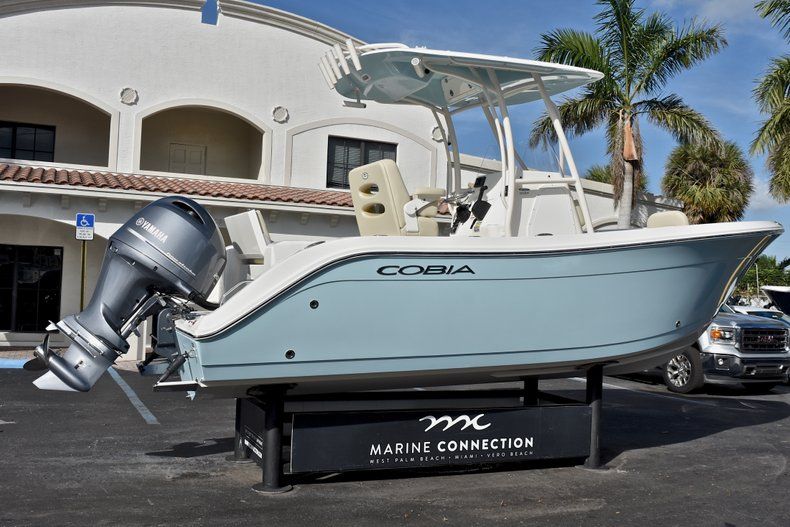 Thumbnail 7 for New 2018 Cobia 220 Center Console boat for sale in Fort Lauderdale, FL