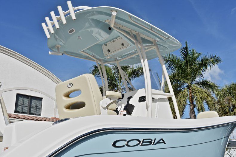 Thumbnail 8 for New 2018 Cobia 220 Center Console boat for sale in Fort Lauderdale, FL